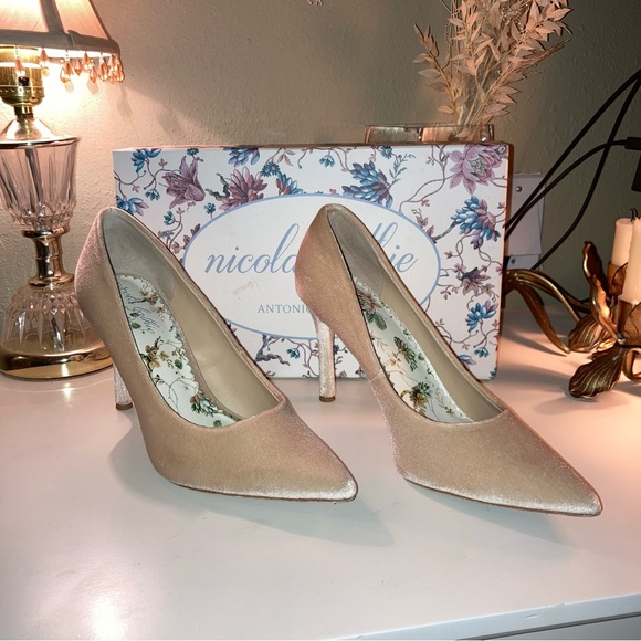 Nicola Bathie for Antonio Melani Bonnie Pump - Picture 5 of 8